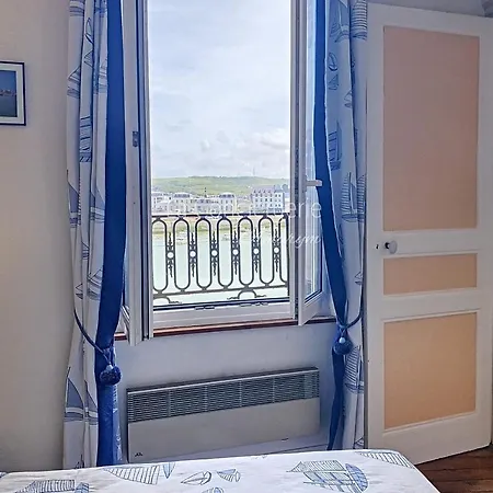 Th 35 - Entre Port Et Apartmán *