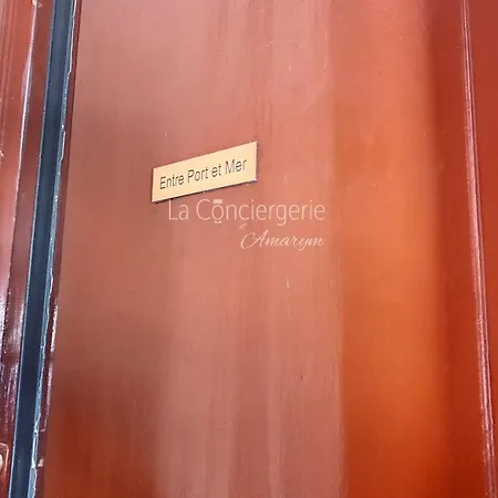 Th 35 - Entre Port Et Apartmán